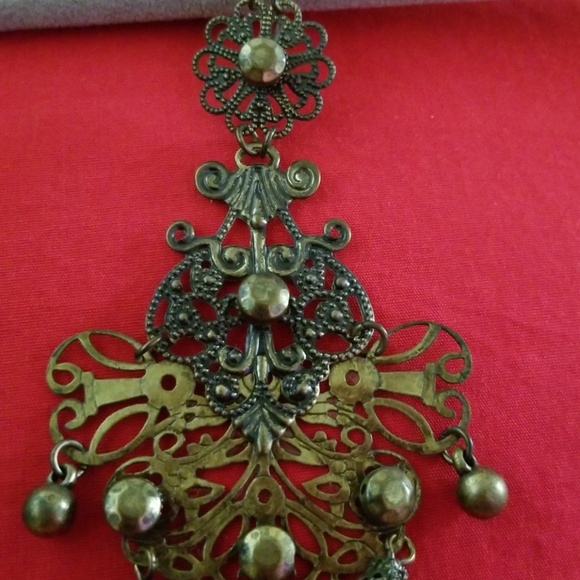 Antique Goldtone Chandelier Earrings - Picture 4 of 7